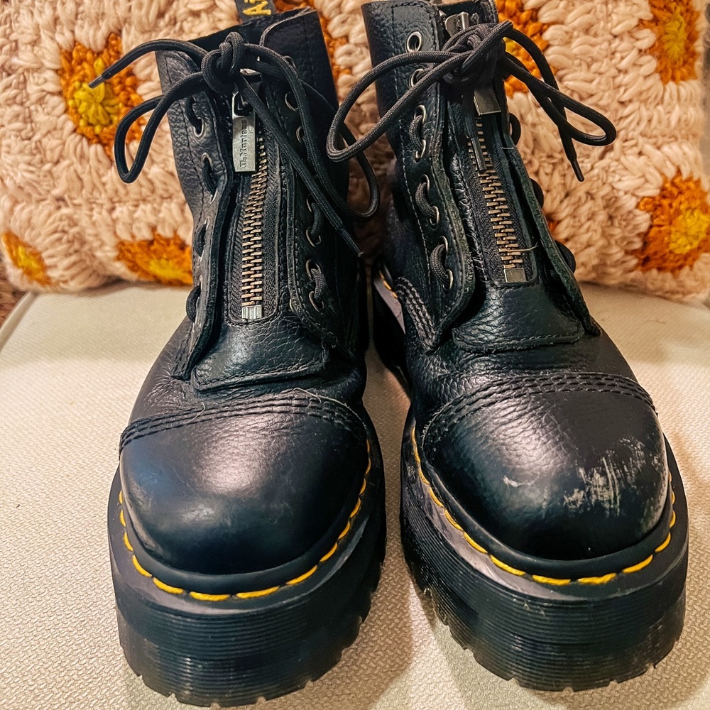 PLATFORM DR. MARTENS